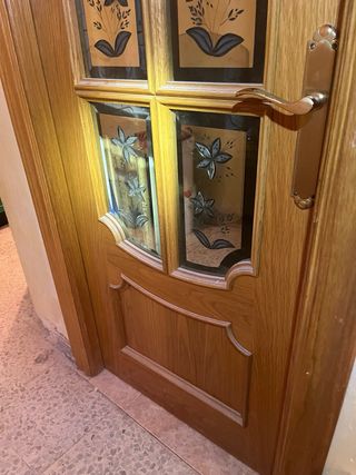 Puerta madera roble con cristales tallados