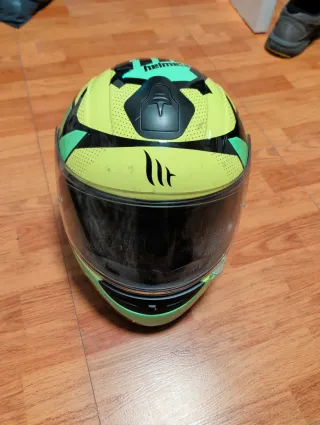 Casco de moto MT Thunder verde