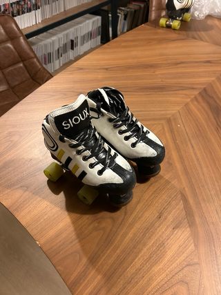 Patines de hockey SIOUX blancos y negros. Talla 35