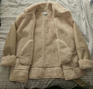 Chaqueta Stradivarius simil cuero y piel