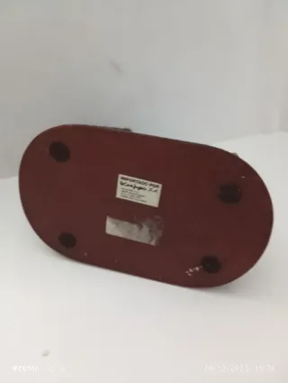 Figura decorativa con peana