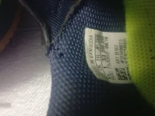 Botas de fútbol sala niño talla 33