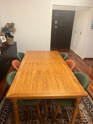 Mesa de comedor con 6 sillas (Maisons de Monde)