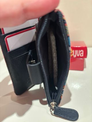 Mini-cartera estampada con monedero