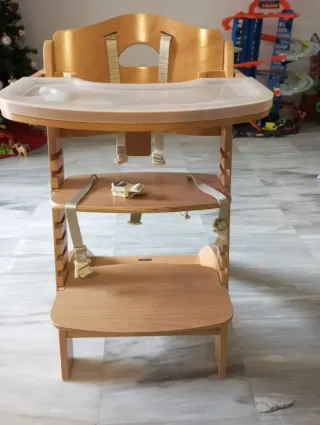 Conjunto trona evolutiva madera+cambiador Ikea