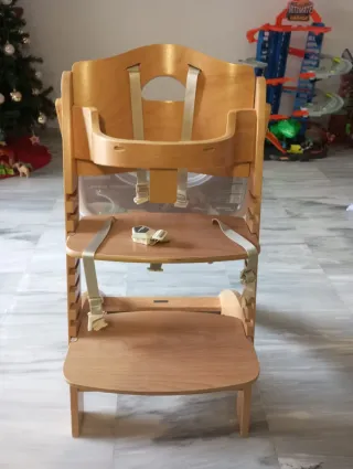 Conjunto trona evolutiva madera+cambiador Ikea