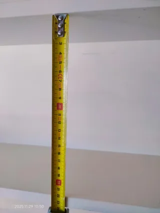 Estantería blanca de madera y metal/ expositor