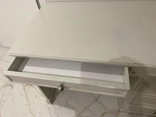 Escritorio y cajonera