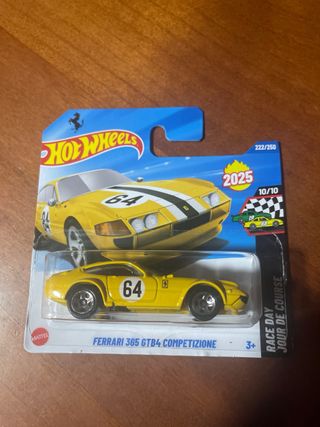 Hotwheels 5 autos: Ferrari, Porsche