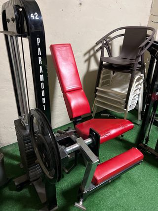 Máquina Paramount extensión de cuádriceps