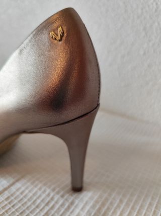 Salón stiletto piel Martinelli oro/plata