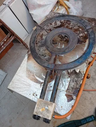 Vecchia stufa a gas