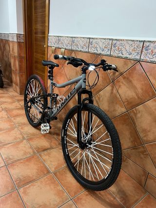 Bicicleta Moma Rock FS 29 Stunt Modificada