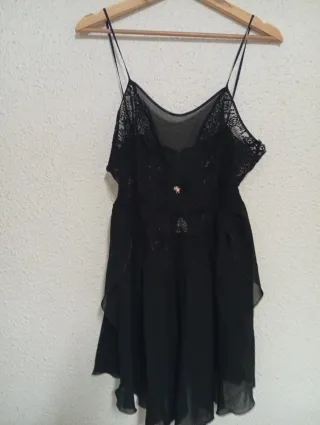 Picardías negro con sobre camisón rosa