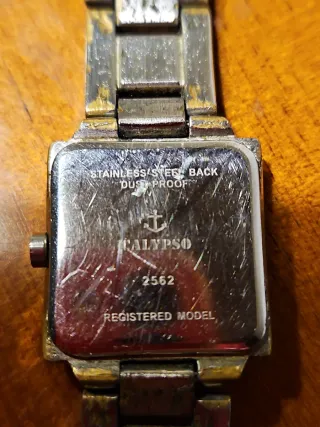 Dos relojes pulsera antiguos