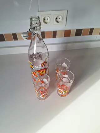 Botella vidrio con 3 vasos decorados