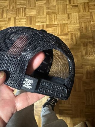 Gorra Amiri Negra con Cruces