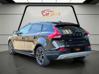 Volvo V40 Cross Country 2.0 D2 Momentum Auto