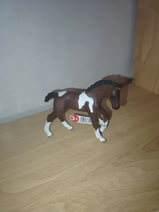 Lote 5 figuras Schleich: Potros y Pony.
