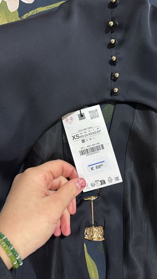Vestito Zara nero con dettaglio gioiello