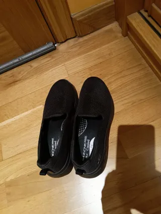 Skechers Mujer Negro Slip-On