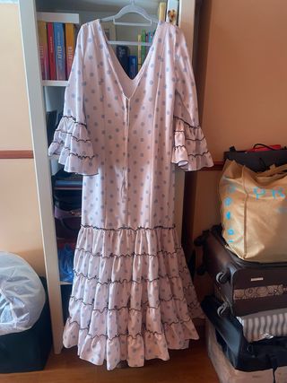 Traje Flamenca Lunares Volantes 100€