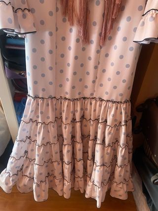 Traje Flamenca Lunares Volantes 100€