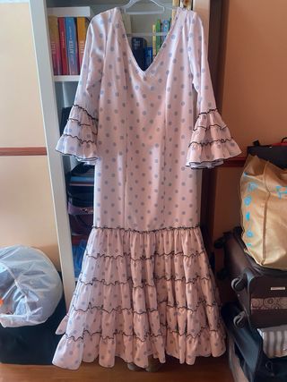 Traje Flamenca Lunares Volantes 100€