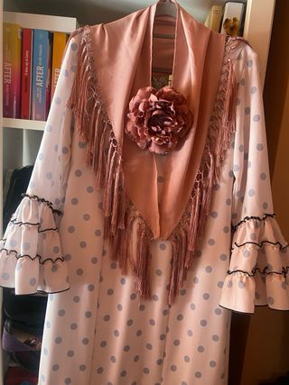 Traje Flamenca Lunares Volantes 100€