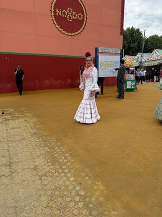 Traje Flamenca Lunares Volantes 100€