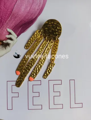 Pendientes largos dorados ♡ Bimba y Lola