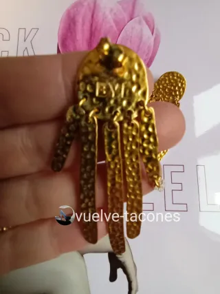 Pendientes largos dorados ♡ Bimba y Lola
