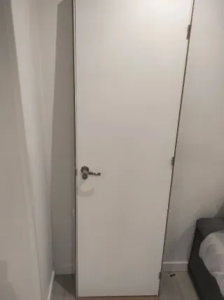 Puerta con marco blanca baño 7x62.5x203