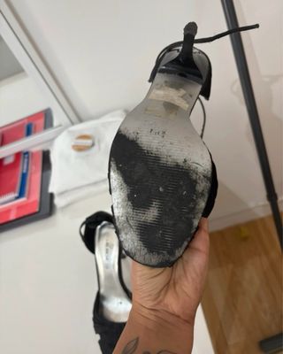 Tacones elegantes negros