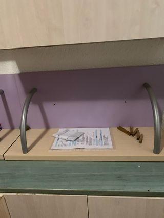 Estanterías Beige y Morado