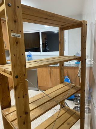 Estantería de madera