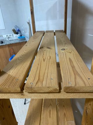 Estantería de madera
