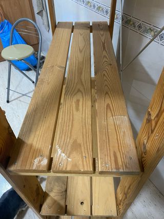 Estantería de madera