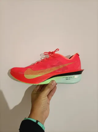 T44Nike ZoomX Vaporfly Next% 4