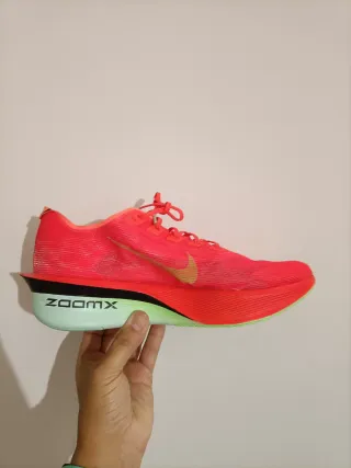 T44Nike ZoomX Vaporfly Next% 4