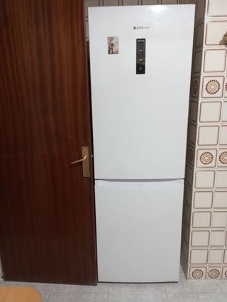 Nevera blanca Johnson casi nueva