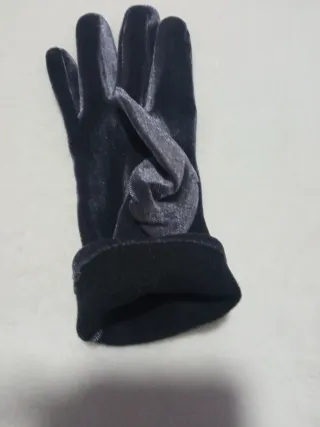 Guantes de terciopelo grises