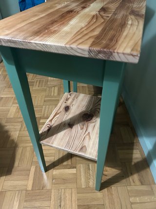 2 Mesitas de noche Ikea madera. 30 euros cada una