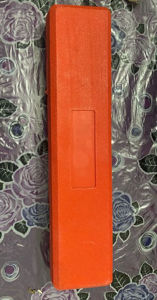 Taladro eléctrico con brocas