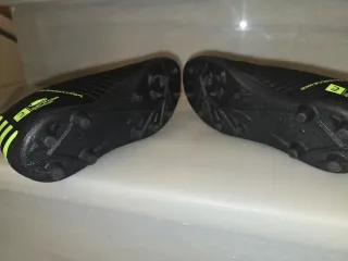 Botín de fútbol Kipsta niño/niña negro/verde