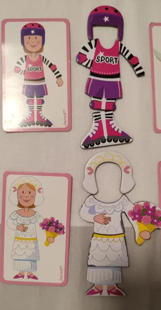 Libro de Imanes Janod Muñeca y Ropa