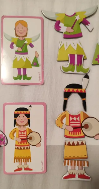 Libro de Imanes Janod Muñeca y Ropa