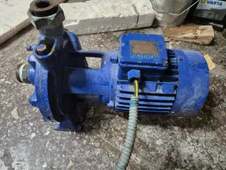 Bomba de agua CALPEDA azul