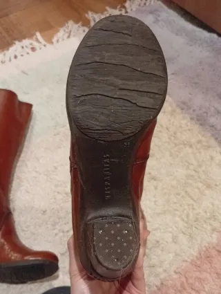 Stivali alti in pelle marrone