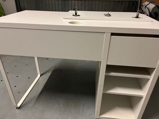 Escritorio Blanco MICKE IKEA con cajón y puerta